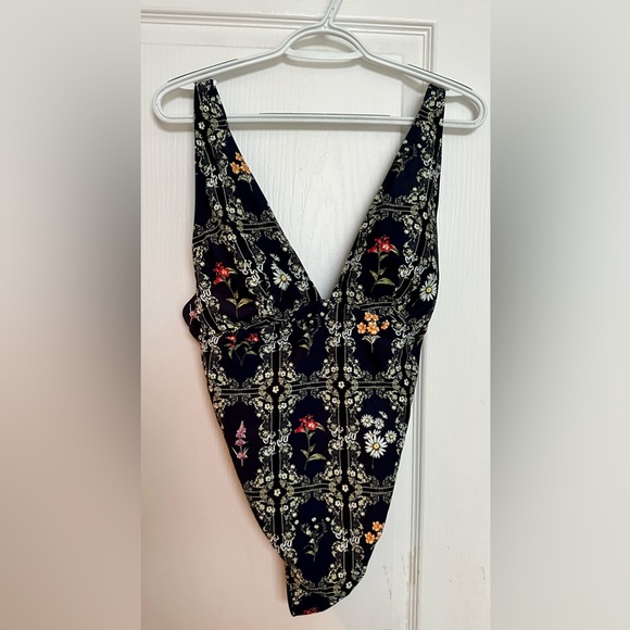 Dainty Floral Tile Print Cheeky One Piece Swimsuit - Agua Bendita x Target - Picture 3 of 5